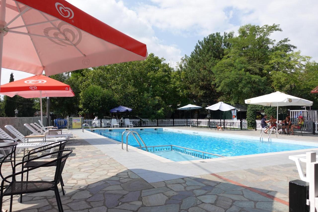 Camping Mitikas And Bungalows Plaka Litochorou Extérieur photo