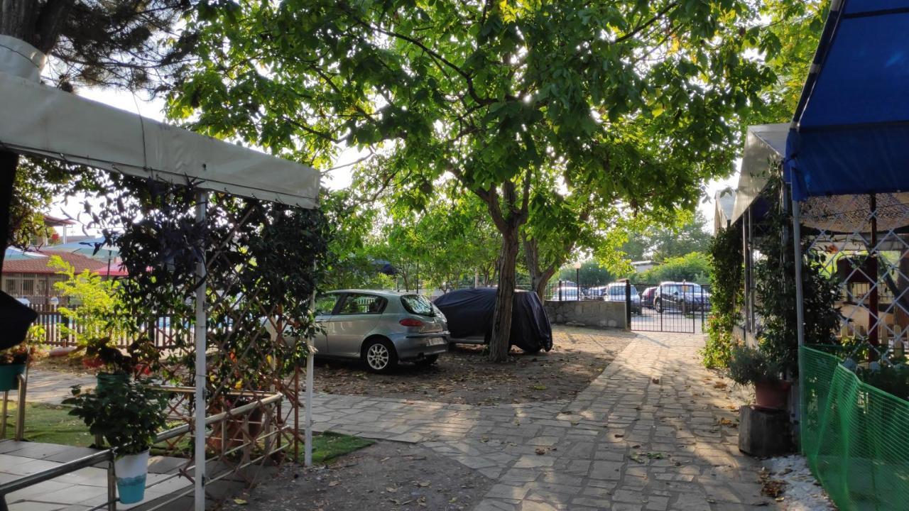 Camping Mitikas And Bungalows Plaka Litochorou Extérieur photo