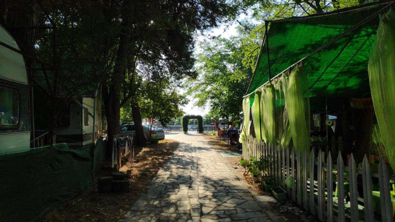 Camping Mitikas And Bungalows Plaka Litochorou Extérieur photo