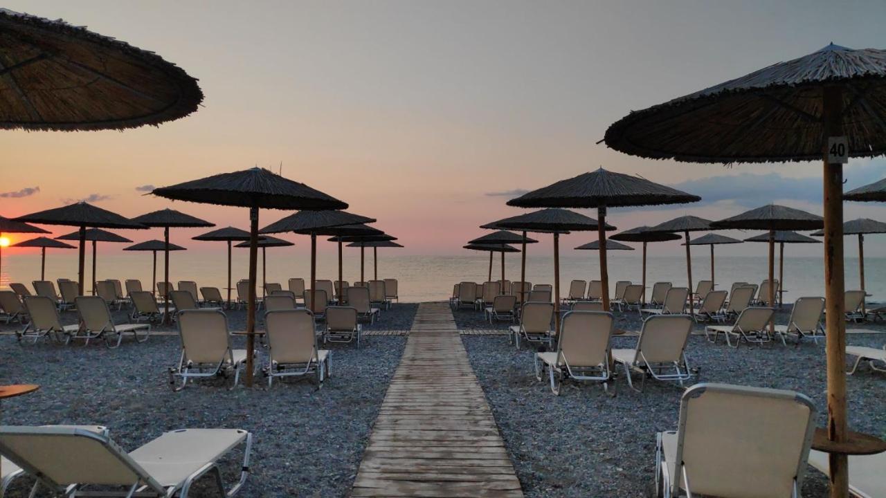 Camping Mitikas And Bungalows Plaka Litochorou Extérieur photo